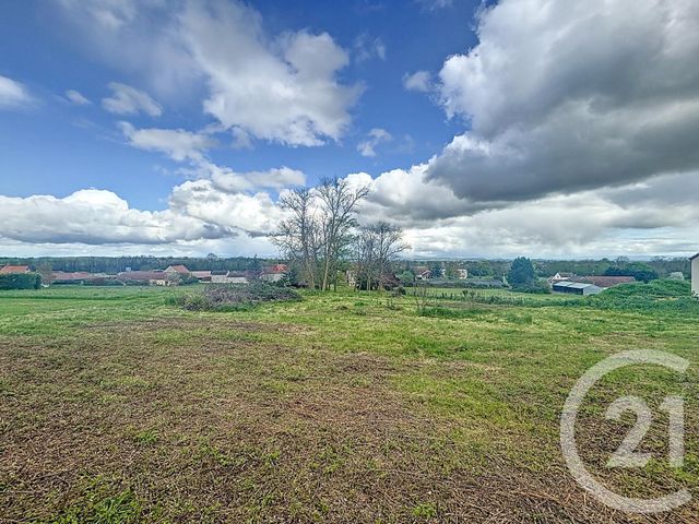 Terrain à vendre - 1600 m2 - Montpensier - 63 - AUVERGNE