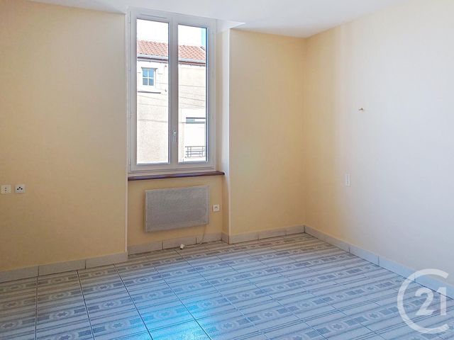 Appartement &agrave; louer - 3 pi&egrave;ces - 59,71 m2 - Aigueperse - 63 - AUVERGNE