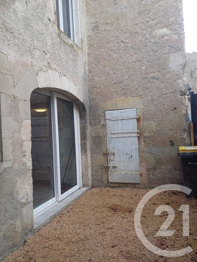 Maison à vendre - 7 pièces - 140 m2 - Ebreuil - 03 - AUVERGNE