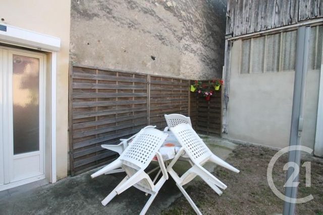 Afficher la photo en grand Maison à louer - 3 pièces - 82,73 m2 - Bussieres Et Pruns - 63 - AUVERGNE