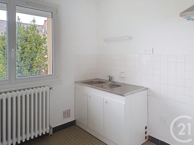 Maison &agrave; louer - 4 pi&egrave;ces - 112,19 m2 - Gannat - 03 - AUVERGNE