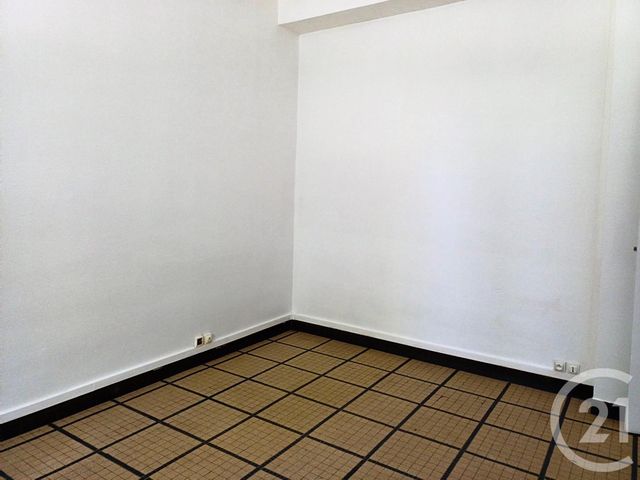 Appartement F1 à louer - 2 pièces - 37,89 m2 - Gannat - 03 - AUVERGNE