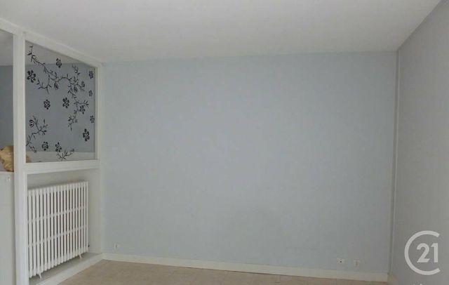 Appartement Studio à louer - 1 pièce - 33 m2 - Clermont Ferrand - 63 - AUVERGNE