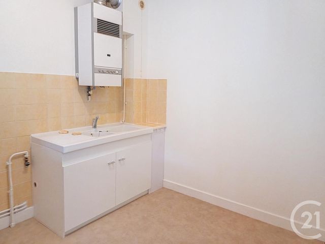 Appartement F2 à louer - 2 pièces - 49,70 m2 - Gannat - 03 - AUVERGNE