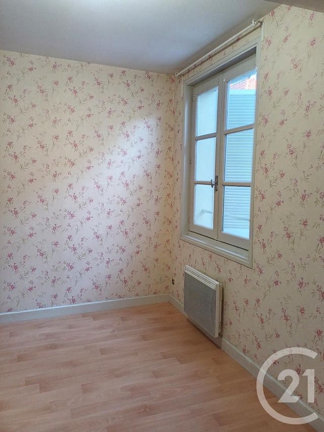 Appartement F2 &agrave; louer - 2 pi&egrave;ces - 44,40 m2 - Gannat - 03 - AUVERGNE