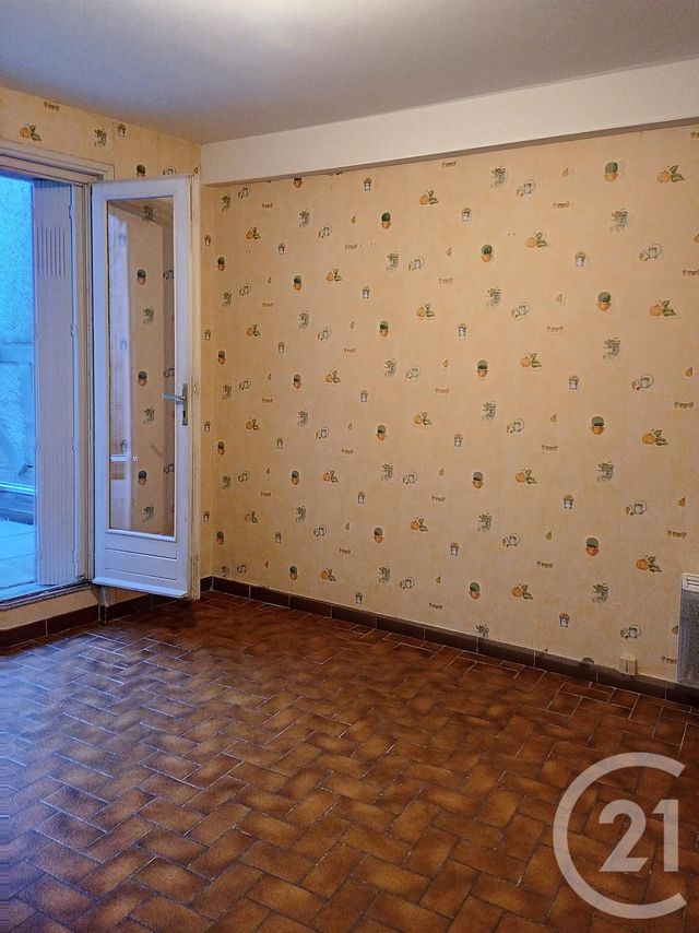 Appartement F2 &agrave; louer - 2 pi&egrave;ces - 44,40 m2 - Gannat - 03 - AUVERGNE