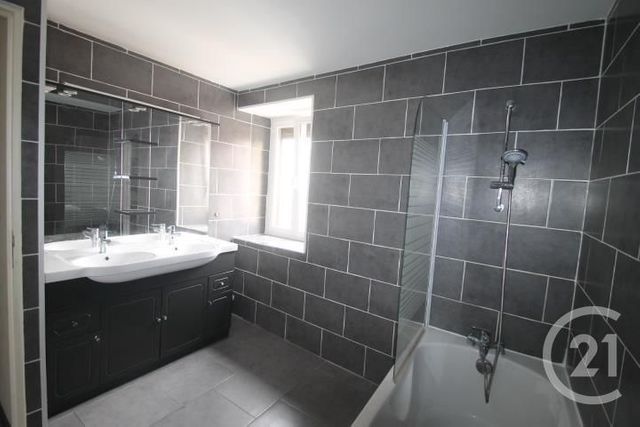 Maison &agrave; louer - 5 pi&egrave;ces - 89,73 m2 - Gannat - 03 - AUVERGNE