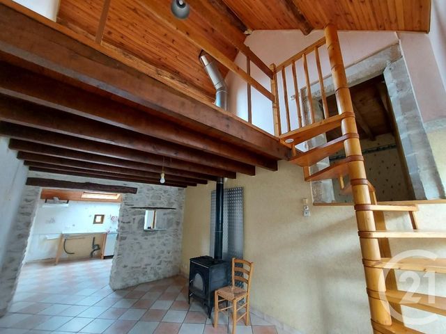 Maison &agrave; louer - 4 pi&egrave;ces - 107 m2 - Chezelle - 03 - AUVERGNE