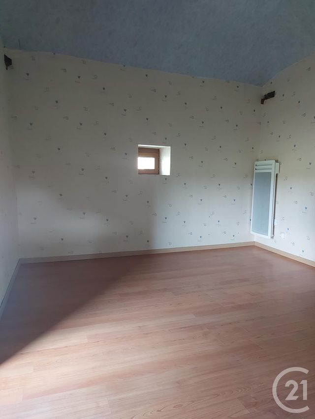 Maison &agrave; louer - 4 pi&egrave;ces - 107 m2 - Chezelle - 03 - AUVERGNE