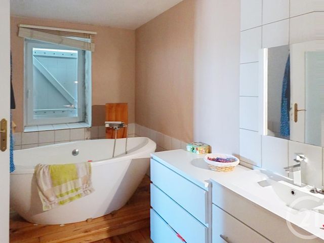 Maison &agrave; louer - 8 pi&egrave;ces - 198 m2 - St Bonnet De Rochefort - 03 - AUVERGNE