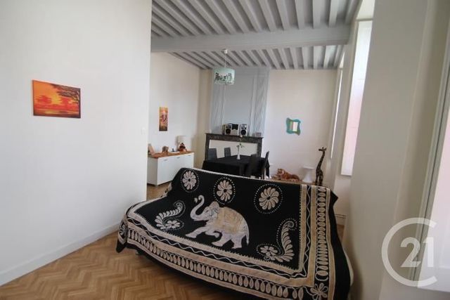 Appartement F2 &agrave; louer - 2 pi&egrave;ces - 52,29 m2 - Gannat - 03 - AUVERGNE