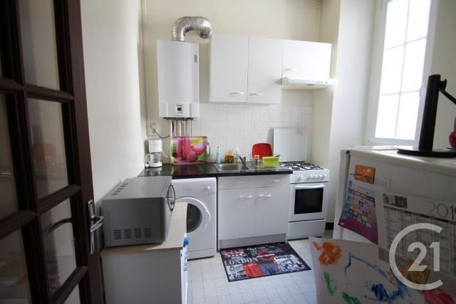 Appartement F2 &agrave; louer - 2 pi&egrave;ces - 52,29 m2 - Gannat - 03 - AUVERGNE