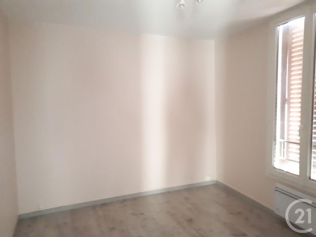 Appartement F2 &agrave; louer - 3 pi&egrave;ces - 44,20 m2 - Gannat - 03 - AUVERGNE