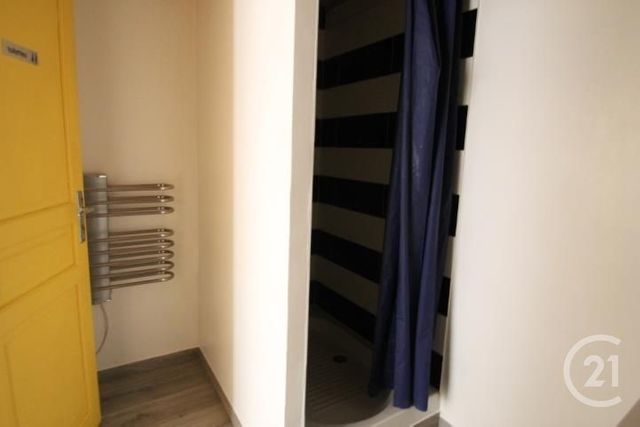 Maison &agrave; louer - 3 pi&egrave;ces - 116,37 m2 - Bellenaves - 03 - AUVERGNE