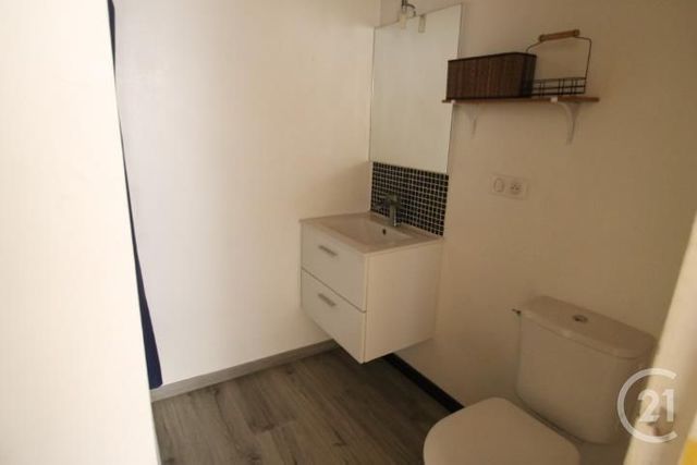 Maison &agrave; louer - 3 pi&egrave;ces - 116,37 m2 - Bellenaves - 03 - AUVERGNE