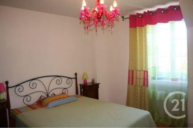 Appartement F3 &agrave; louer - 3 pi&egrave;ces - 76,50 m2 - Gannat - 03 - AUVERGNE