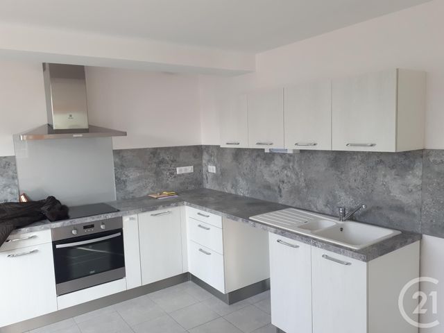 Maison &agrave; louer - 4 pi&egrave;ces - 89,61 m2 - St Genes Du Retz - 63 - AUVERGNE