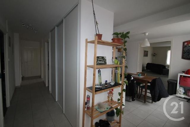 Maison &agrave; louer - 4 pi&egrave;ces - 89,61 m2 - St Genes Du Retz - 63 - AUVERGNE