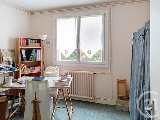 Appartement &agrave; louer - 3 pi&egrave;ces - 61,26 m2 - Gannat - 03 - AUVERGNE