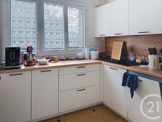 Maison &agrave; louer - 5 pi&egrave;ces - 139,68 m2 - Gannat - 03 - AUVERGNE