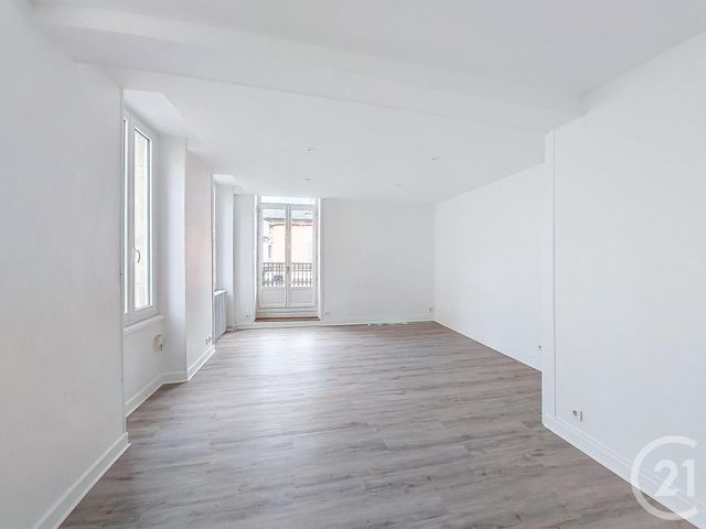 Appartement F3 &agrave; louer - 3 pi&egrave;ces - 79,80 m2 - Gannat - 03 - AUVERGNE