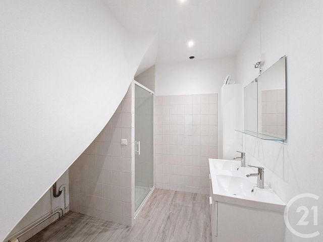 Appartement F3 &agrave; louer - 3 pi&egrave;ces - 79,80 m2 - Gannat - 03 - AUVERGNE