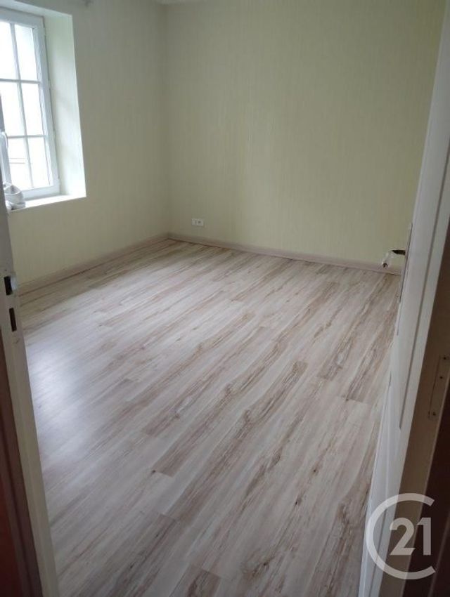 Maison &agrave; louer - 5 pi&egrave;ces - 119,59 m2 - Vensat - 63 - AUVERGNE