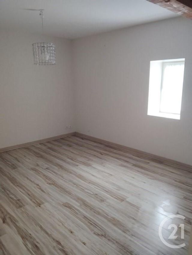 Maison &agrave; louer - 5 pi&egrave;ces - 119,59 m2 - Vensat - 63 - AUVERGNE