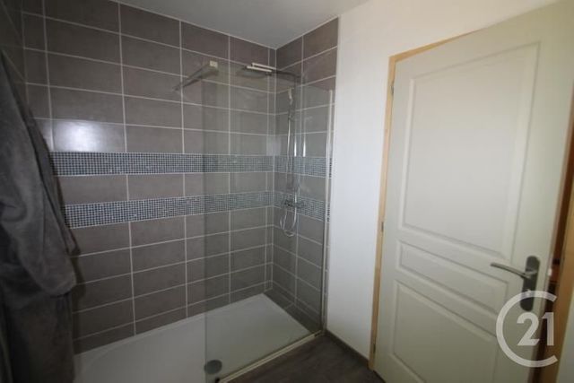 Maison &agrave; louer - 2 pi&egrave;ces - 80 m2 - Bellenaves - 03 - AUVERGNE