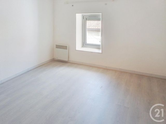 Appartement F3 &agrave; louer - 4 pi&egrave;ces - 60 m2 - Gannat - 03 - AUVERGNE