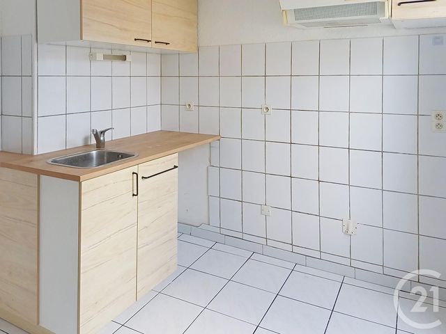 Appartement F3 &agrave; louer - 4 pi&egrave;ces - 60 m2 - Gannat - 03 - AUVERGNE