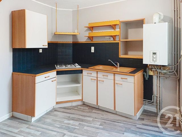 Maison &agrave; louer - 4 pi&egrave;ces - 71 m2 - Gannat - 03 - AUVERGNE