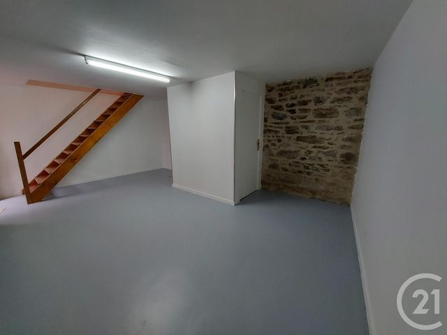 Maison &agrave; louer - 3 pi&egrave;ces - 91,92 m2 - Ebreuil - 03 - AUVERGNE