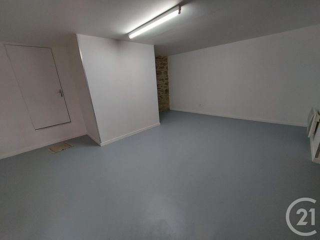Maison &agrave; louer - 3 pi&egrave;ces - 91,92 m2 - Ebreuil - 03 - AUVERGNE