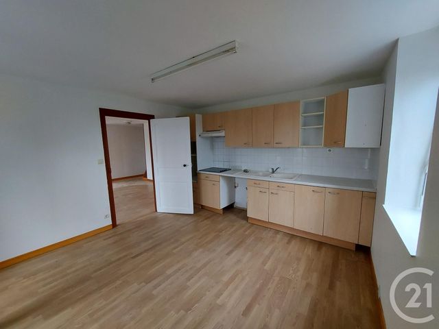 Maison &agrave; louer - 3 pi&egrave;ces - 91,92 m2 - Ebreuil - 03 - AUVERGNE