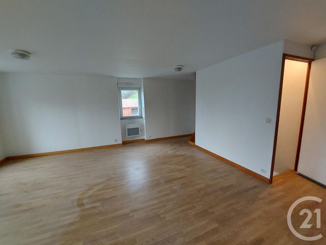 Maison &agrave; louer - 3 pi&egrave;ces - 91,92 m2 - Ebreuil - 03 - AUVERGNE