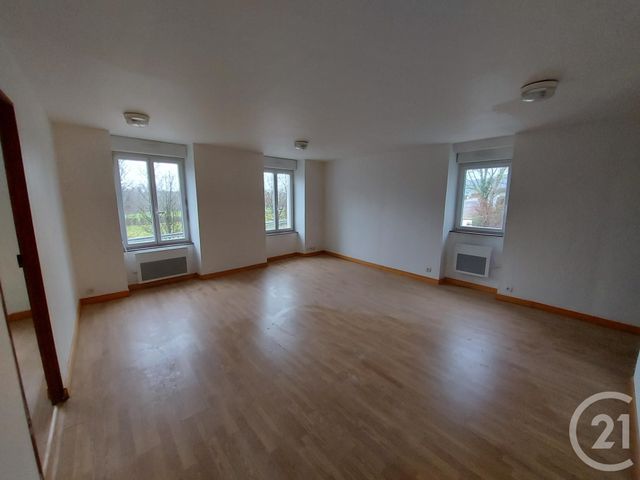 Maison &agrave; louer - 3 pi&egrave;ces - 91,92 m2 - Ebreuil - 03 - AUVERGNE