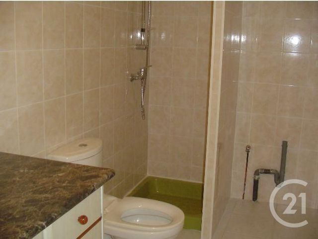Maison &agrave; louer - 3 pi&egrave;ces - 91,92 m2 - Ebreuil - 03 - AUVERGNE