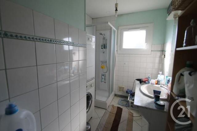 Maison &agrave; louer - 5 pi&egrave;ces - 101,15 m2 - St Bonnet De Rochefort - 03 - AUVERGNE