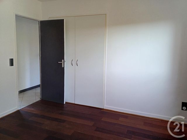Maison &agrave; louer - 5 pi&egrave;ces - 101,15 m2 - St Bonnet De Rochefort - 03 - AUVERGNE