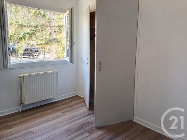 Maison &agrave; louer - 5 pi&egrave;ces - 101,15 m2 - St Bonnet De Rochefort - 03 - AUVERGNE