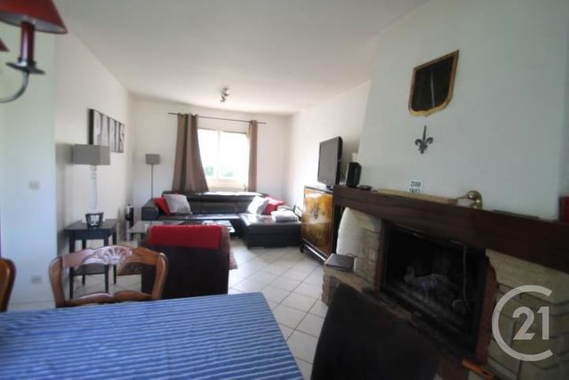 Maison &agrave; louer - 5 pi&egrave;ces - 101,15 m2 - St Bonnet De Rochefort - 03 - AUVERGNE