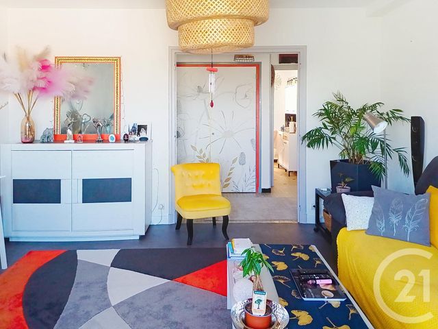 Appartement F4 &agrave; louer - 4 pi&egrave;ces - 70,87 m2 - Gannat - 03 - AUVERGNE