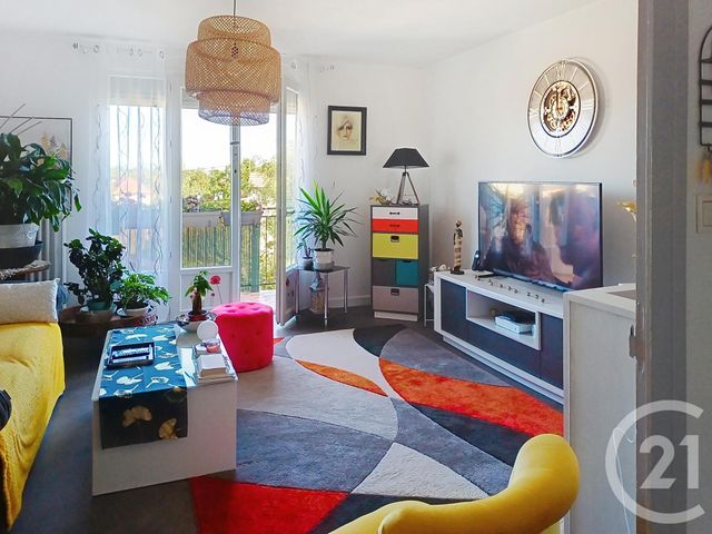 Appartement F4 &agrave; louer - 4 pi&egrave;ces - 70,87 m2 - Gannat - 03 - AUVERGNE