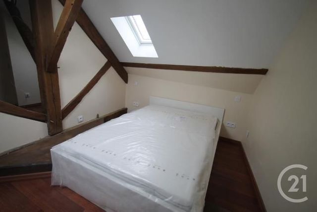Appartement F2 &agrave; louer - 2 pi&egrave;ces - 46 m2 - Gannat - 03 - AUVERGNE