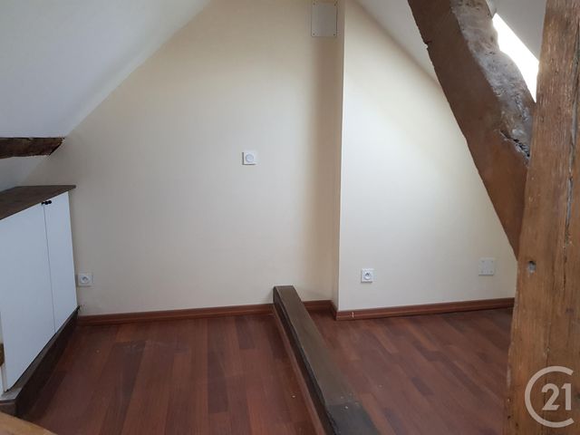 Appartement F2 &agrave; louer - 2 pi&egrave;ces - 46 m2 - Gannat - 03 - AUVERGNE