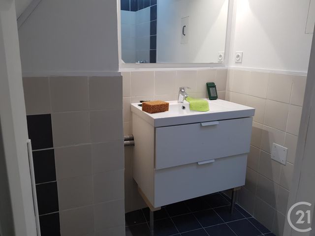 Appartement F2 &agrave; louer - 2 pi&egrave;ces - 46 m2 - Gannat - 03 - AUVERGNE
