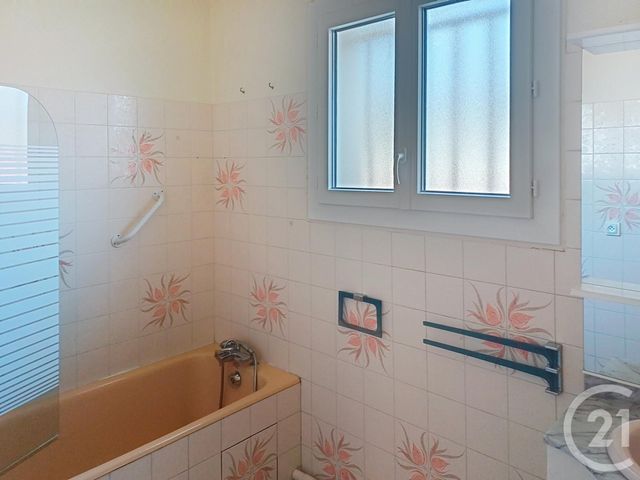 Appartement F3 &agrave; louer - 3 pi&egrave;ces - 71,50 m2 - Vichy - 03 - AUVERGNE
