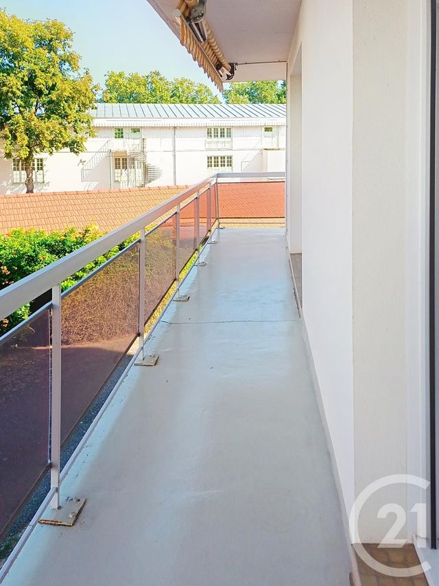 Appartement F3 &agrave; louer - 3 pi&egrave;ces - 71,50 m2 - Vichy - 03 - AUVERGNE