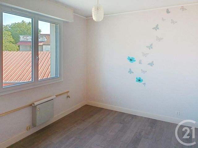 Appartement F3 &agrave; louer - 3 pi&egrave;ces - 71,50 m2 - Vichy - 03 - AUVERGNE